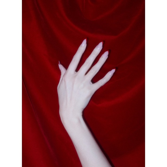 Lana - Picture 2 of 6